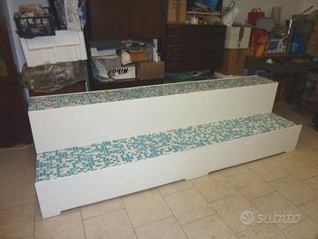 Espositore in legno – pianale a due scaffali