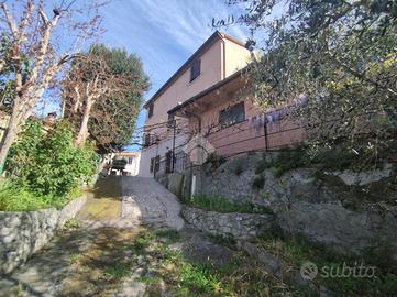CASA INDIPENDENTE A BORGHI