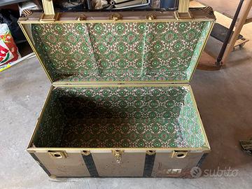 Baule metallo anni 1970 porta vestiti Vintage