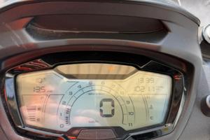 Beverly 300 deep black special edition