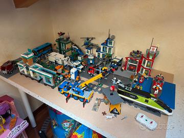 🚨 8 set Lego City + accessori VALORE 900 euro