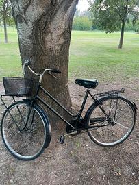 Bici donna con lucchetto