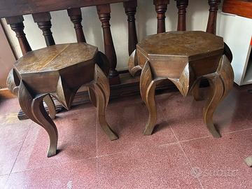 Coppia di comodini/sgabelli in legno
