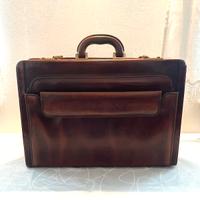 Valigetta pelle con lucchetto a 3 cifre e chiavi