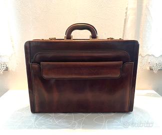 Valigetta pelle con lucchetto a 3 cifre e chiavi