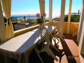 FRONTE MARE VILLETTA PTERRA IN SPIAGGIA 9posti max