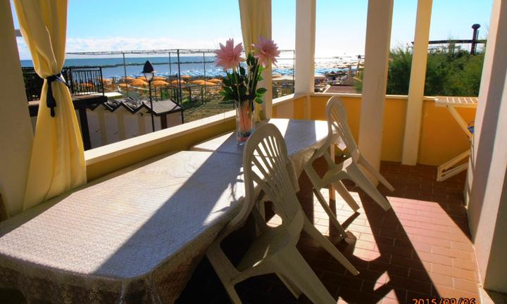 FRONTE MARE VILLETTA PTERRA IN SPIAGGIA 9posti max