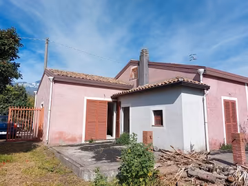 6000 mq di agrumeto + fabbricato rurale linera
