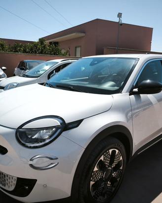 Fiat 600 Hybrid 110 CV DCT MHEV La Prima