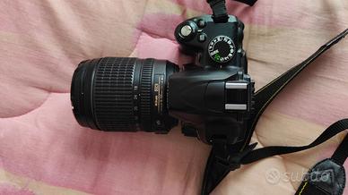 Nikon D3000 + obiettivo Nikkor 18-105