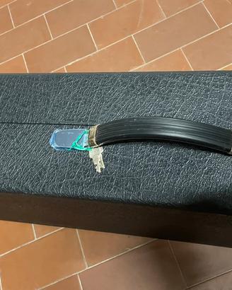 Valigia rigida porta strumenti musicali