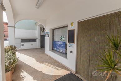 DOLIANOVA:Indipendente con lastrico edificabile