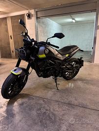 Benelli Leoncino 250
