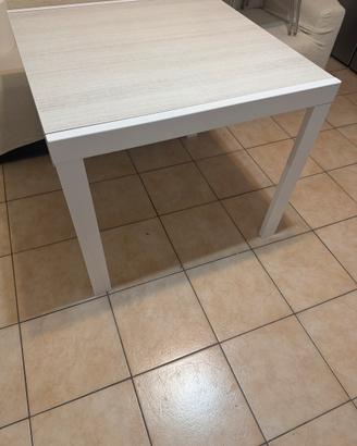 Tavolo allungabile fino a 180 cm