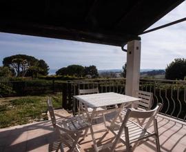 N110 - Numana, villa con giardino e vista mare