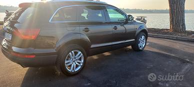 Audi Q7 Nera