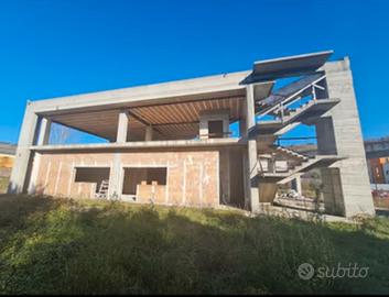 Capannone in costruzione