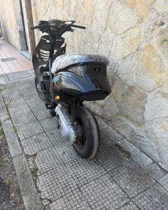 Piaggio zip