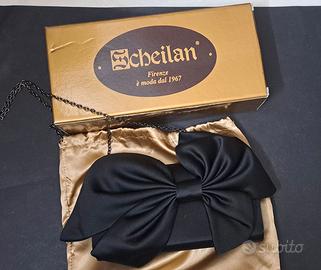 Borsa raso nero con fiocco. Marca Scheilan 26 x 12