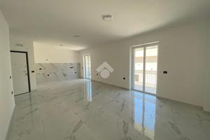 3 LOCALI A SANTA MARIA A VICO