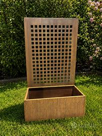 Fioriera in corten con spalliera