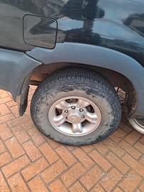 cerchi e gomme terrano 2