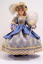Bambola da collezione azzurra