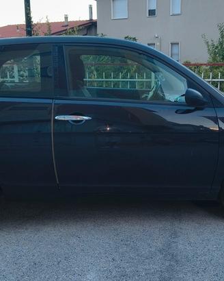 Lancia Ypsilon Momo Design (2006) con 150.000 km