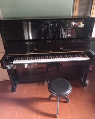 pianoforte a muro