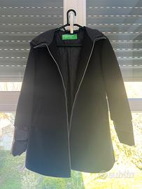 Cappotto nero United Color of Benetton cappuccio