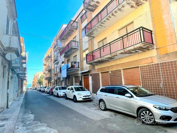 Ristrutturato-zona centro-68 mq a 250 mt dal mare