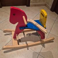 Cavallo a dondolo in legno