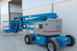 Piattaforma aerea articolata