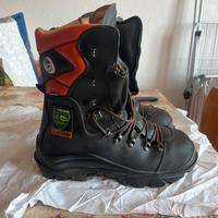 Scarponi antitaglio treemme