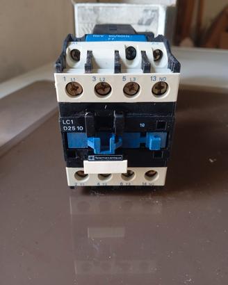 contattore telemecanique nuovo