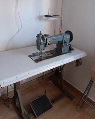 Macchina da cucire Adler 67