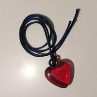 girocollo con ciondolo a forma di cuore 