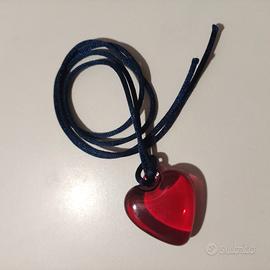 girocollo con ciondolo a forma di cuore 