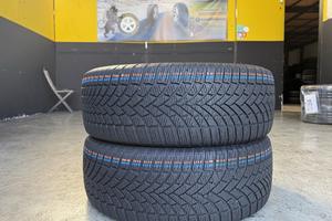 2 Gomme 225/60R17 Bridgestone Invernali 80%residui