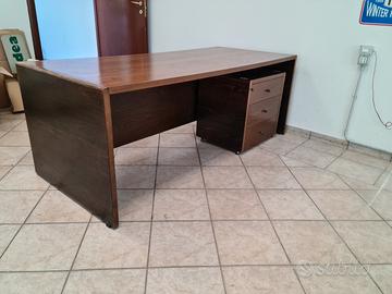 Scrivania con Armadio in legno