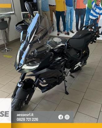 BMW F 900 XR TRIPLEBLACK
