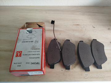 Pastiglie freni anteriori 