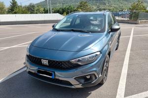 Fiat Tipo Cross 2021 1.0 Benz + gancio traino