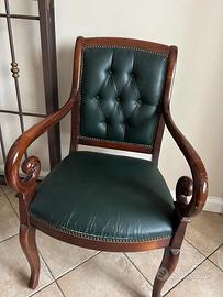 Poltrona vintage in legno stile classico/inglese