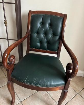 Poltrona vintage in legno stile classico/inglese