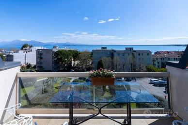 Attico a Desenzano del Garda, 4 locali