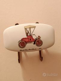 Quattro attaccapanni vintage.