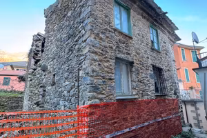 Casa di 97mq 2livelli da sistemare