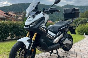 Honda x adv 750