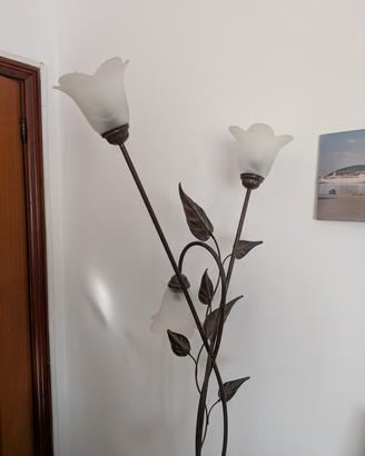 lampada da terra con tre luci